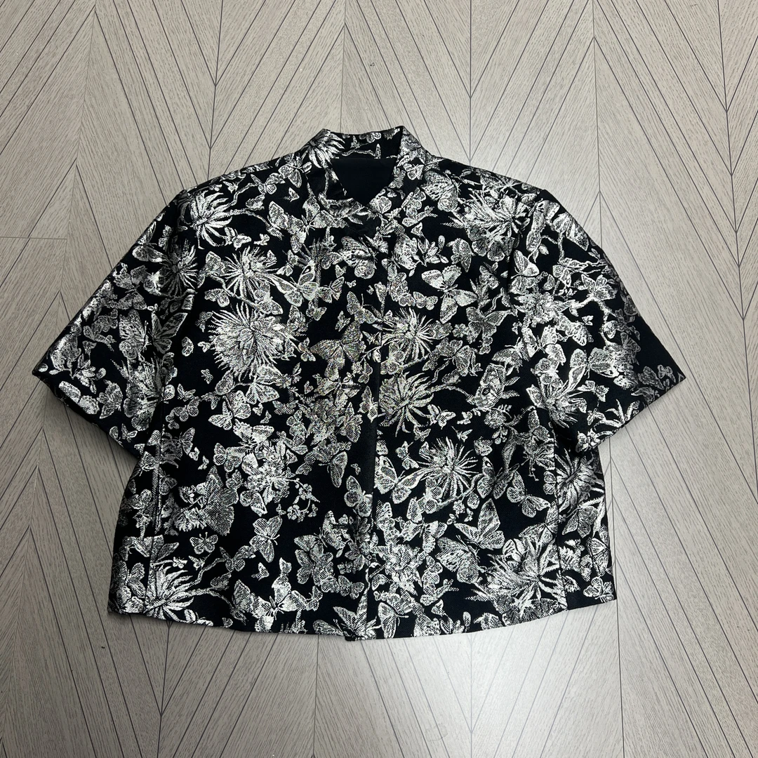 慕溢-25时尚黑金印花短袖西装外套