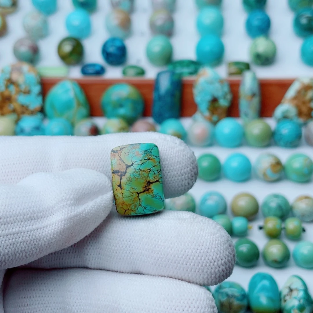 未镶嵌绿松石珠宝奇石