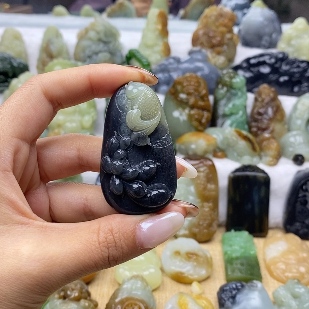 和田玉未镶嵌颈饰