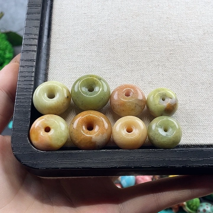 无非金属8个配饰一起