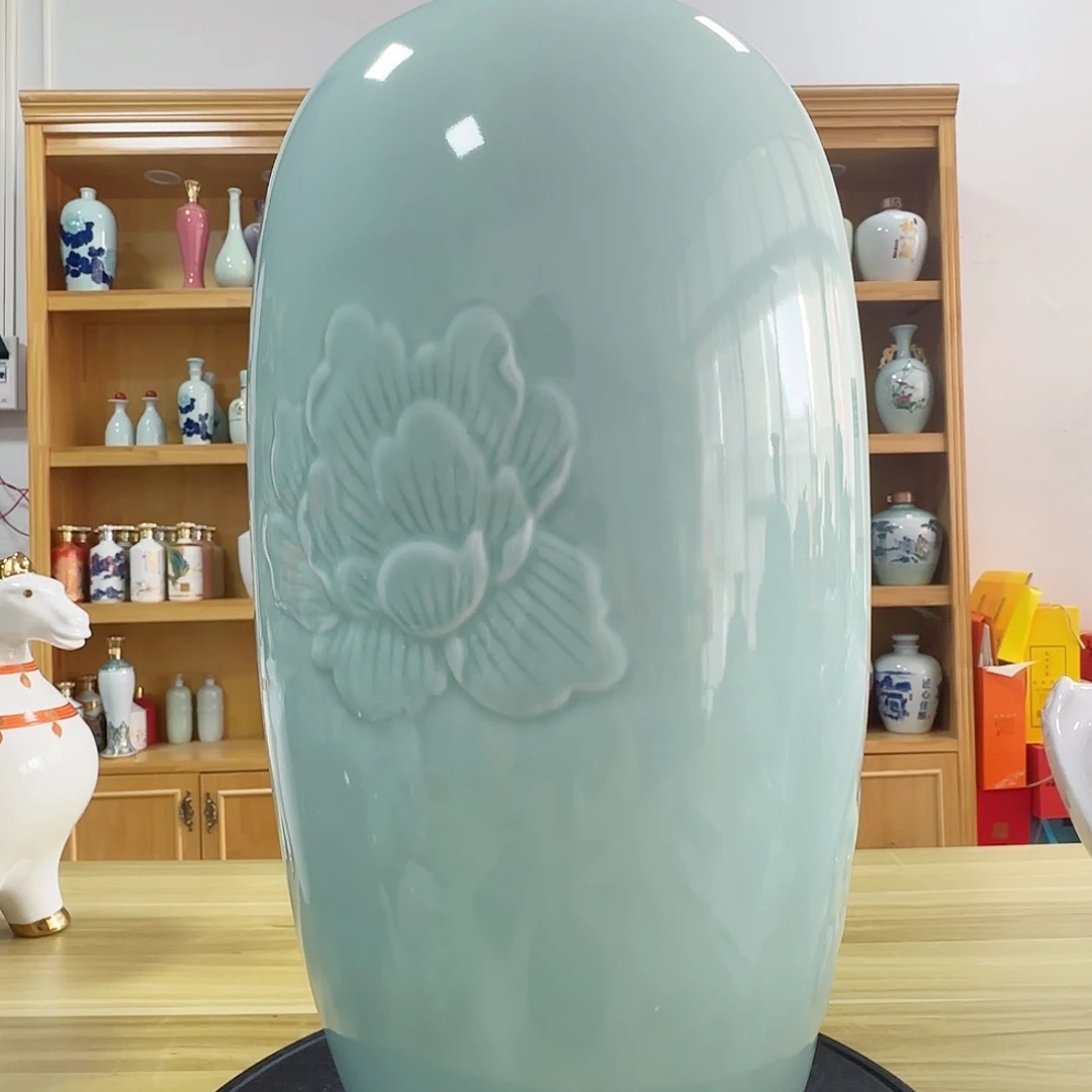 10斤装影青牡丹酒瓶