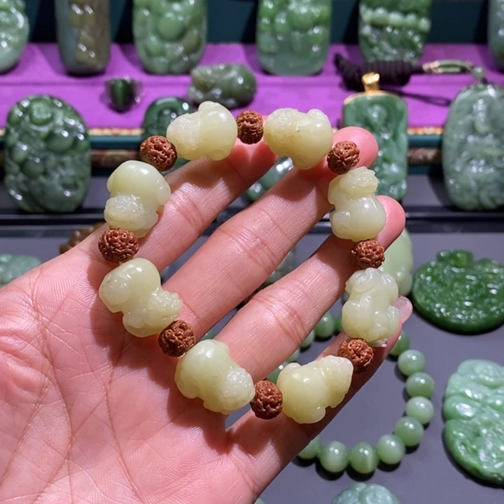 未镶嵌和田玉挂件