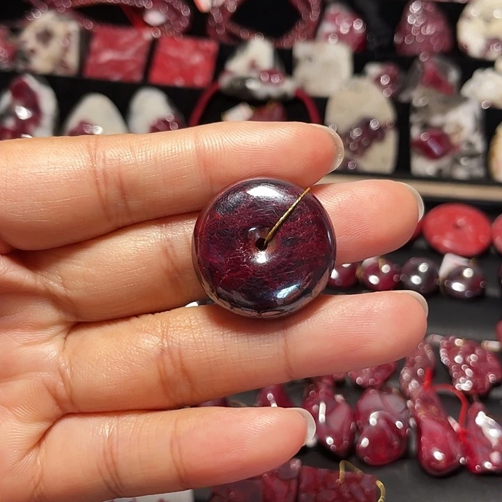 天然辰砂乌砂平安扣