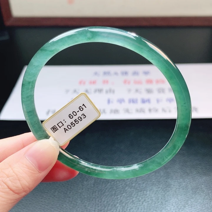 翡翠未镶嵌手镯翡翠手镯36