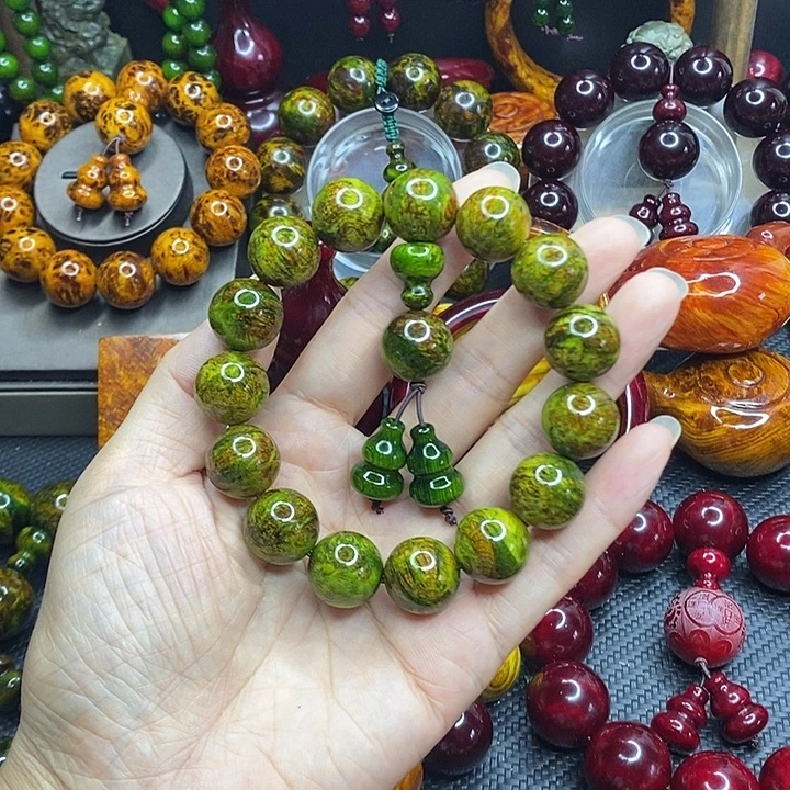 松木琥珀木文玩手串