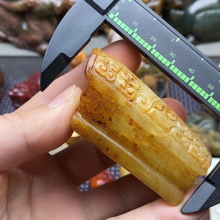 未镶嵌蛇纹石玉颈饰