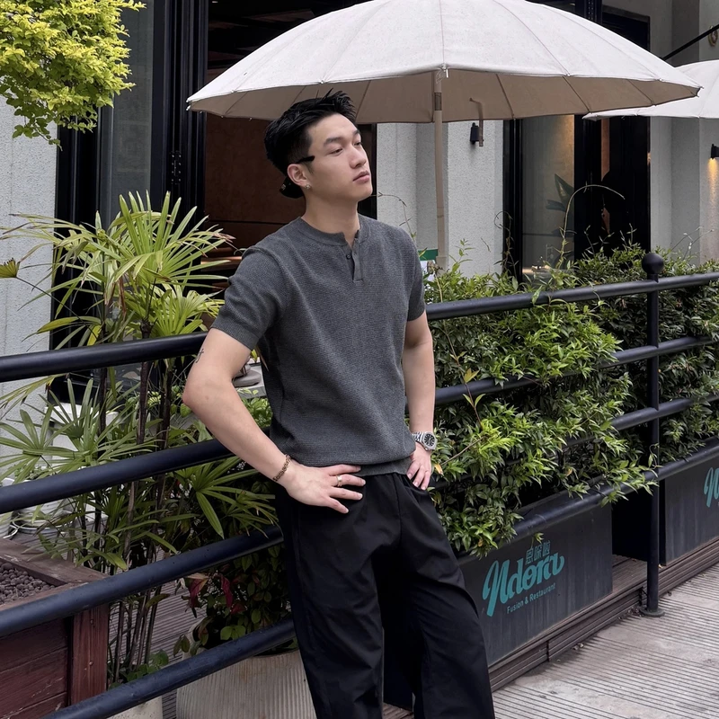 超超超会穿｜美式亨利领超显壮针织短袖硬汉老钱菠萝纹T恤