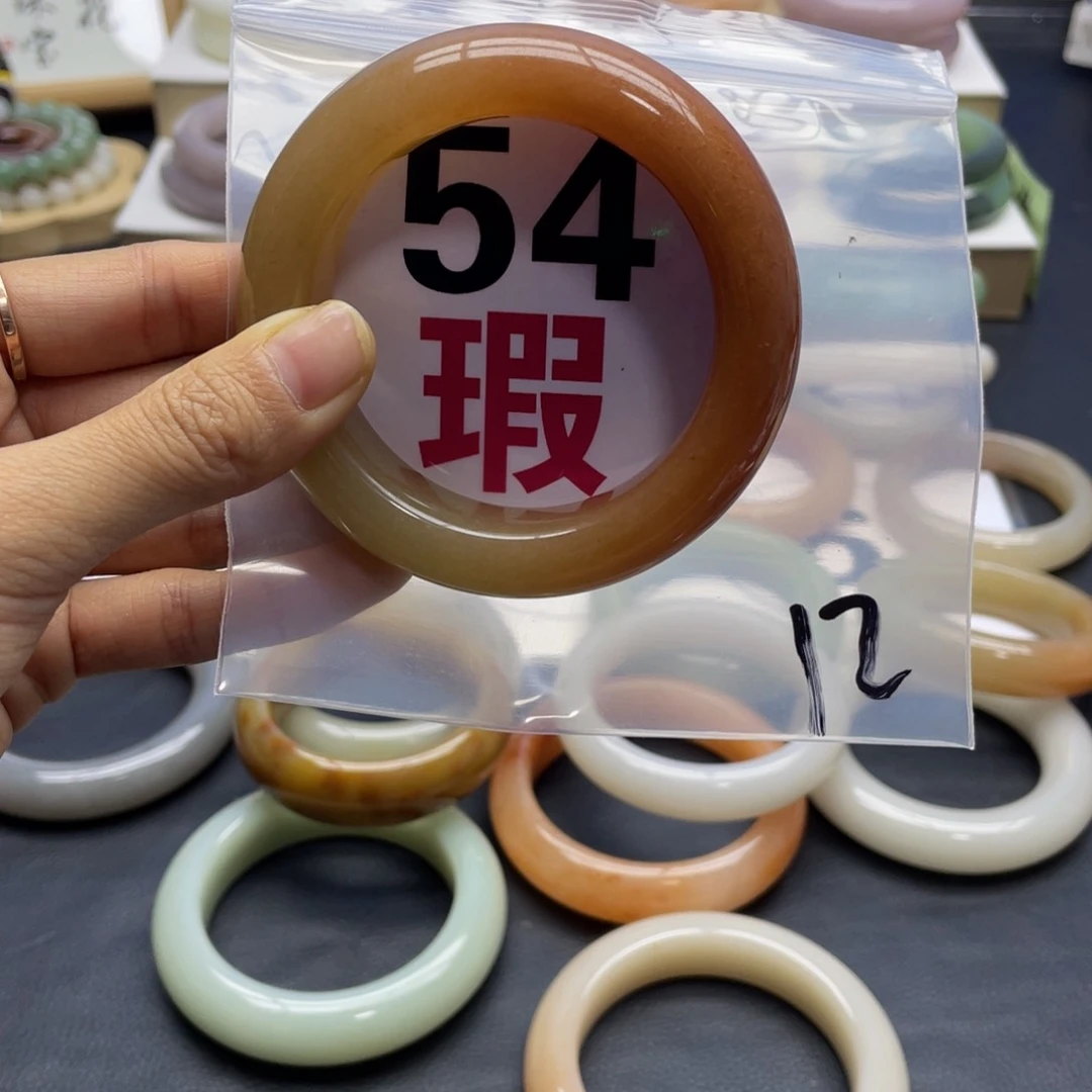 未镶嵌手镯石英质玉