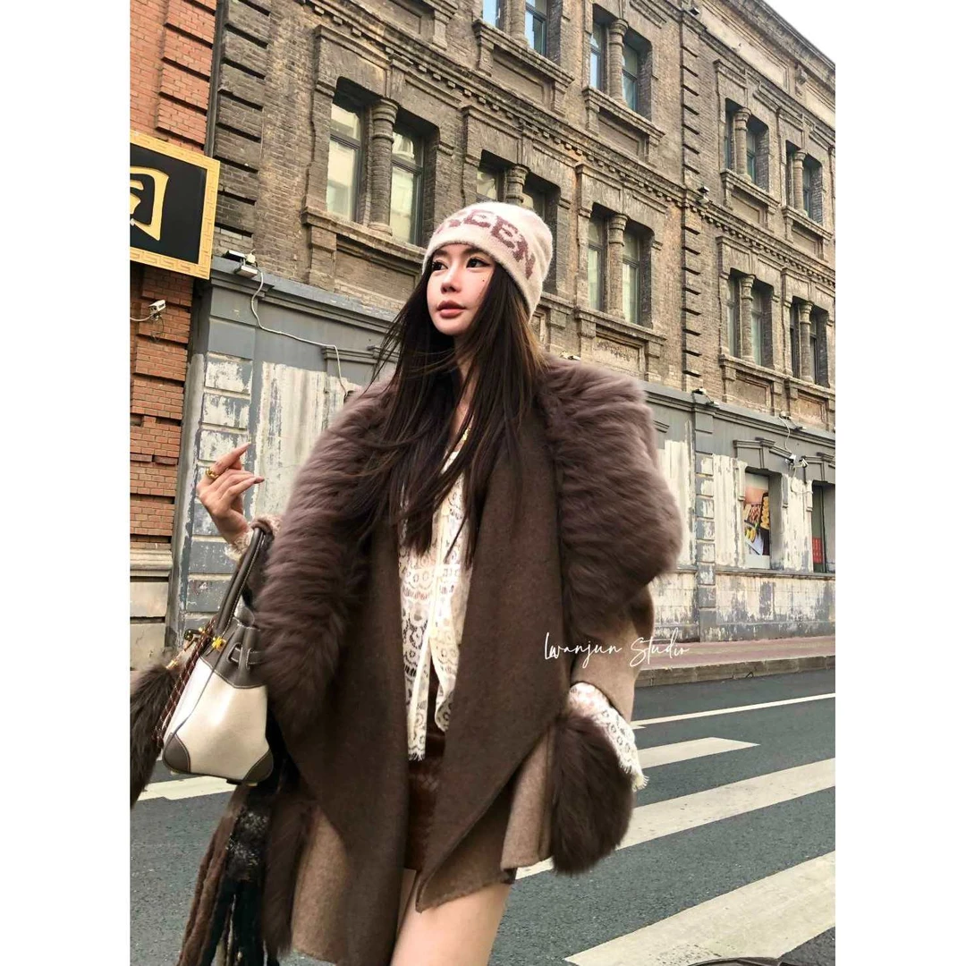 婉君【缪斯女神】秋冬新款高端韩版狐狸毛领羊毛外套LWJ24C3C2115