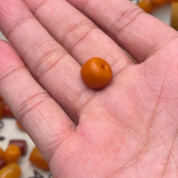 J***长琥珀未镶嵌裸石蜜蜡墩子