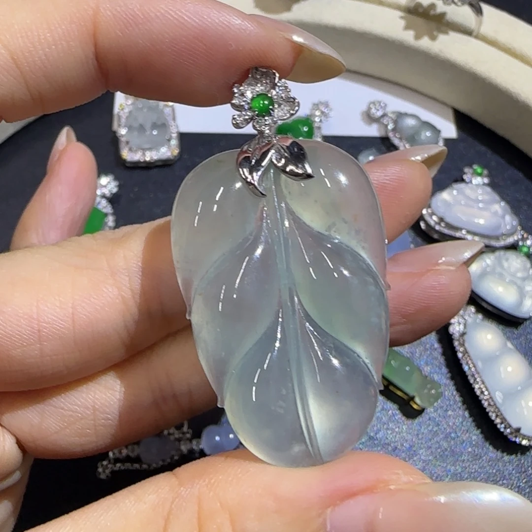 翡翠18K金镶嵌颈饰精品