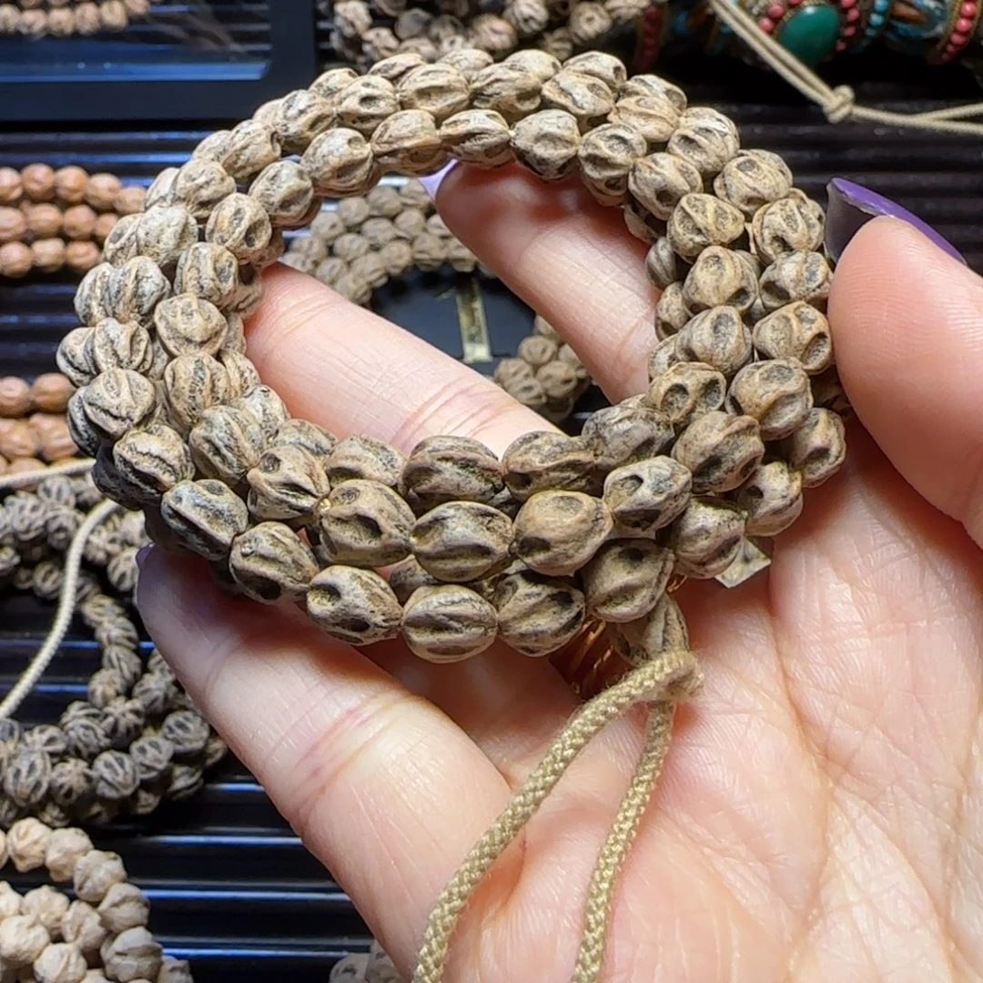 R***k柏香籽/百香籽吊坠