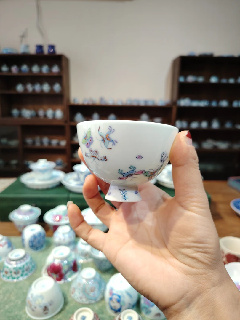 w冉月观隐斗彩蝴蝶小高足杯