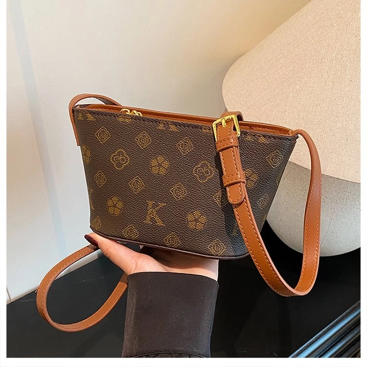 新款升级版轻奢单肩斜挎女土轻便百搭小包