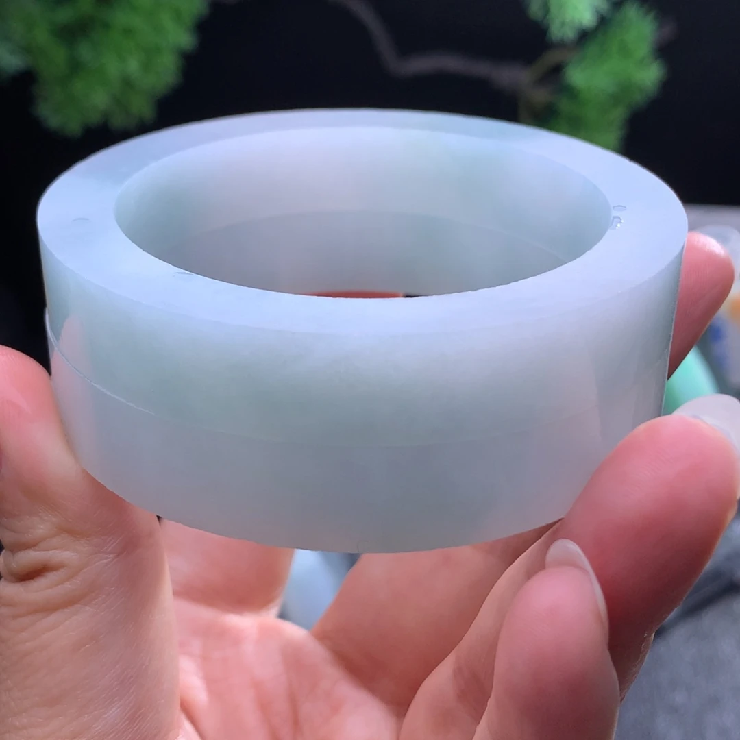 未镶嵌翡翠手镯定制翡翠