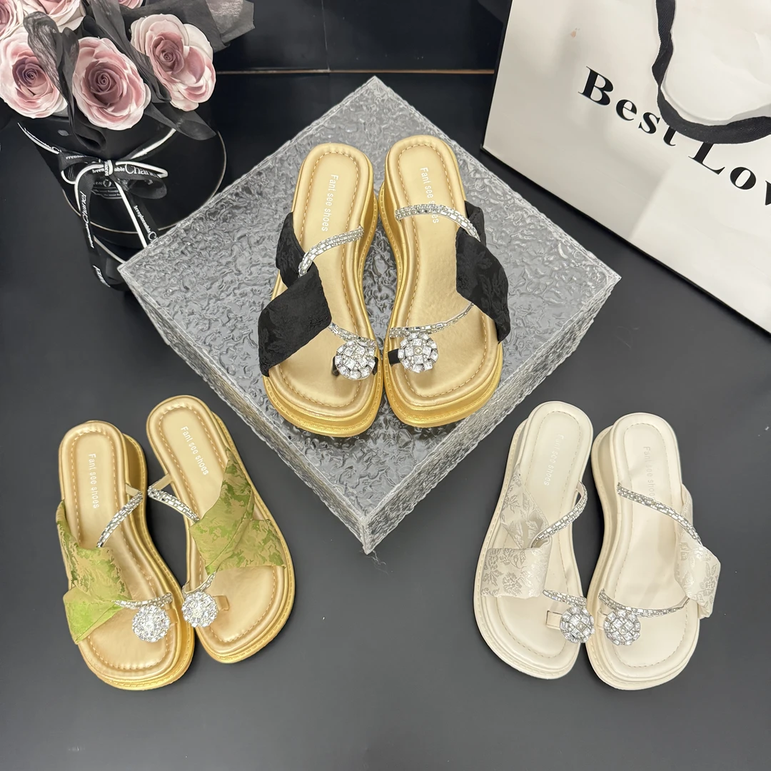 2025厚底凉鞋女夏外穿网红爆款亮钻鸽子蛋露趾百搭仙女风舒适凉拖