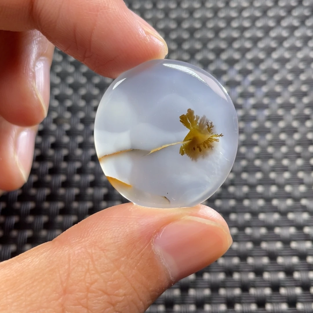 未镶嵌颈饰玛瑙/玉髓嵇**琴