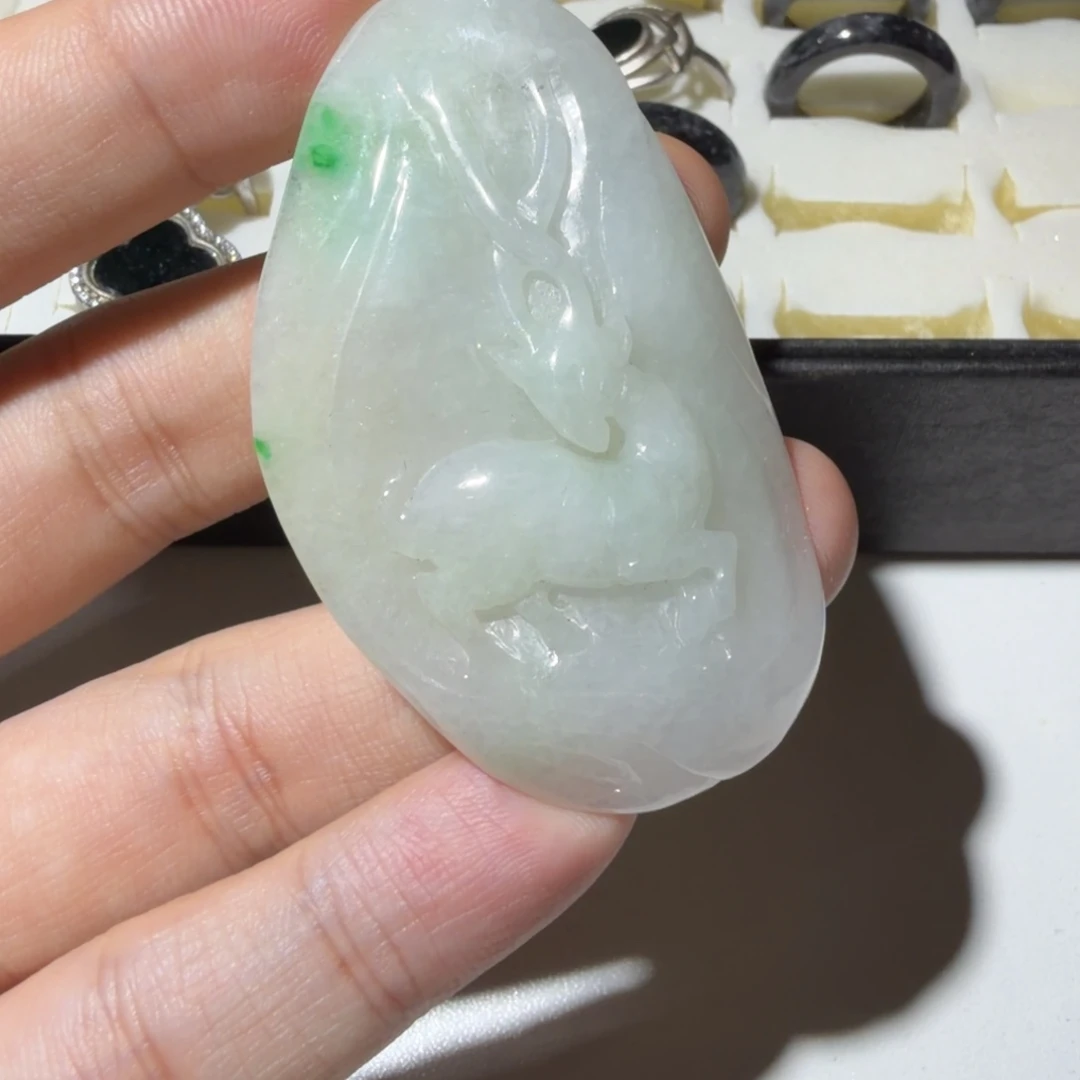 颈饰未镶嵌翡翠好