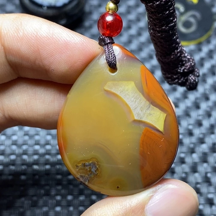 狼***抱玛瑙/玉髓未镶嵌1
