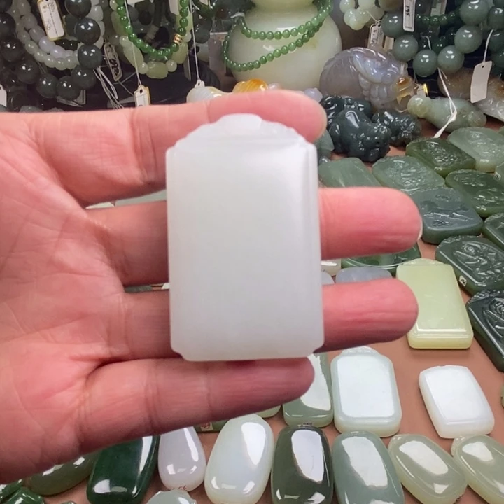 集***铺和田玉未镶嵌颈饰