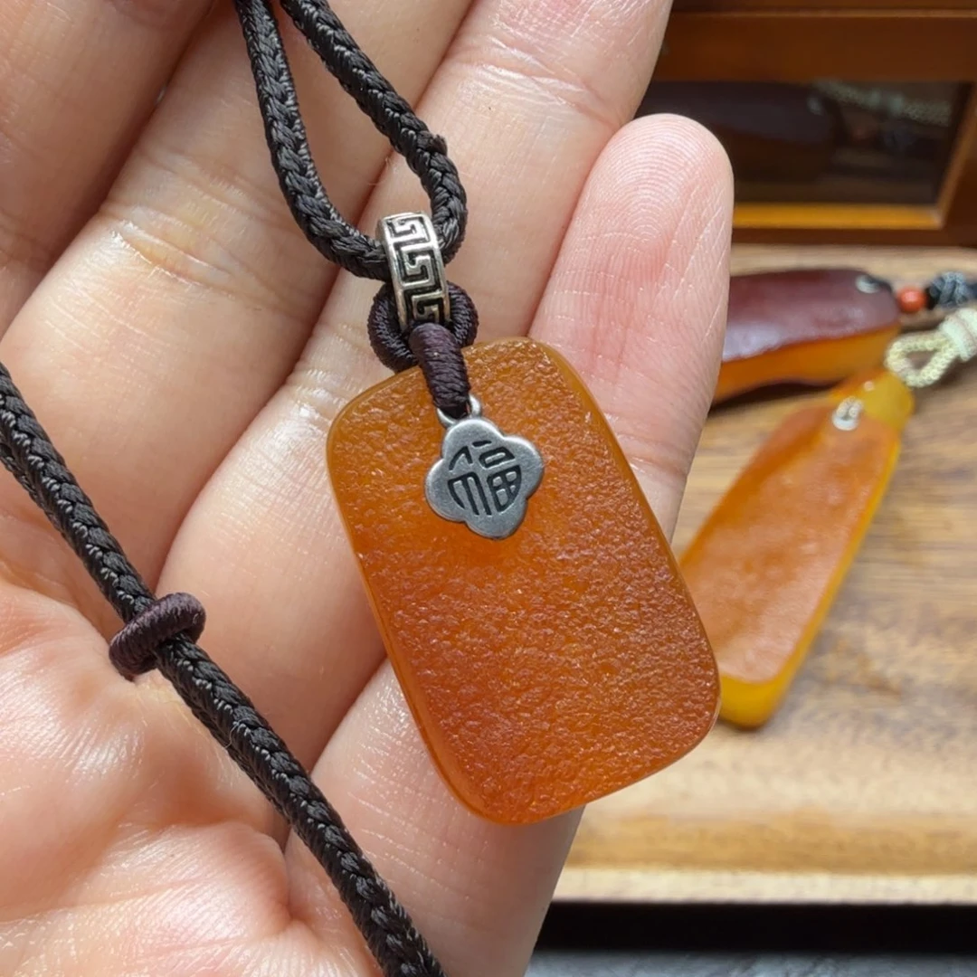 未镶嵌吊坠(赠链)琥珀