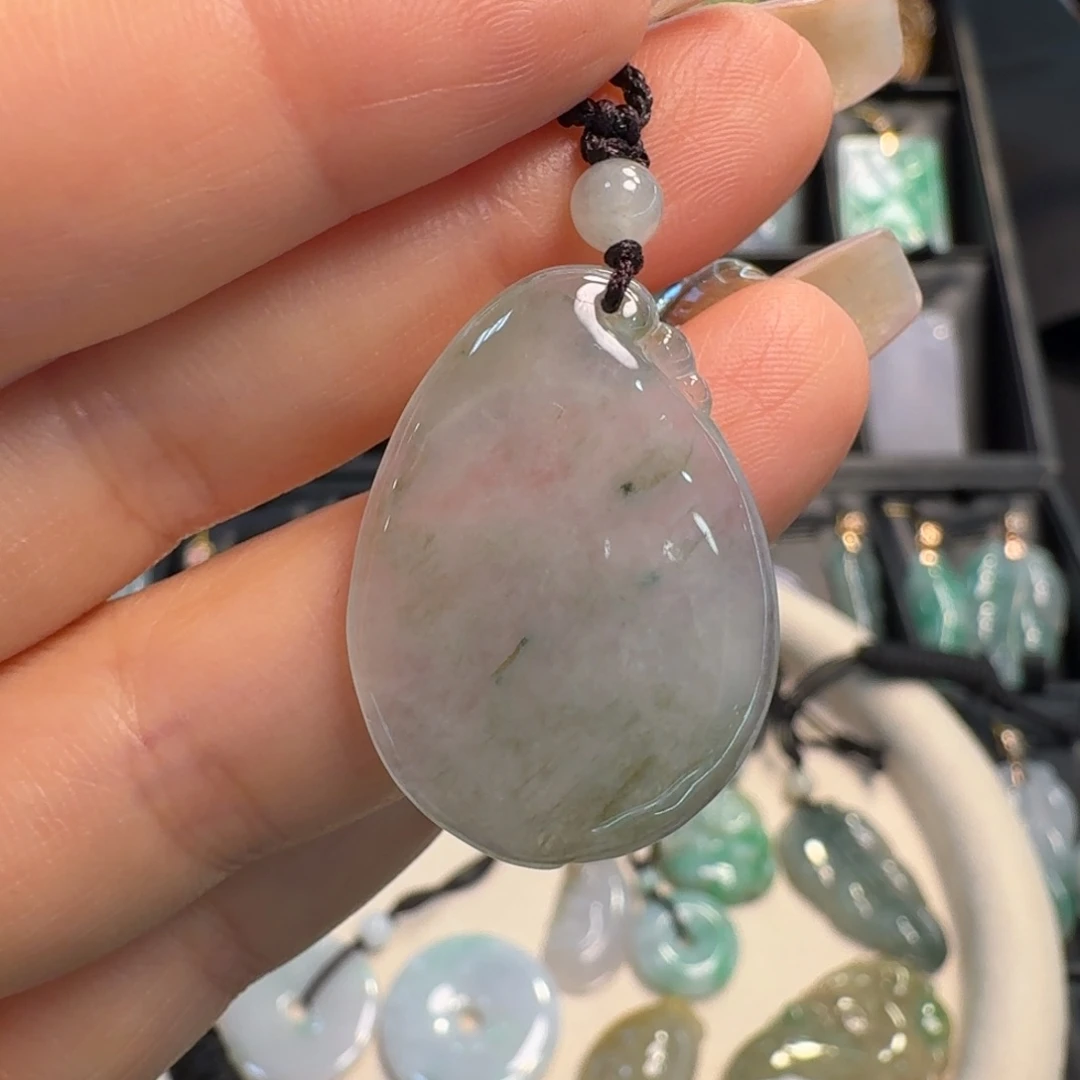 翡翠未镶嵌颈饰福瓜