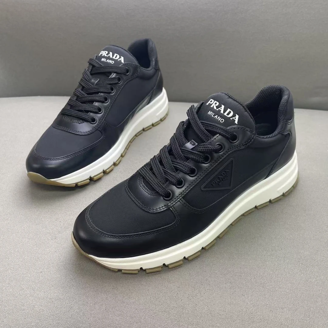 未使用 Prada/普拉达 黑色时尚皮革网面拼接三角标运动鞋 38.5码