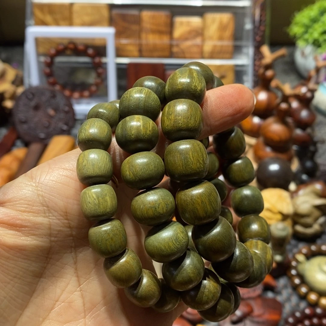 木幸***森绿檀木手串三条，