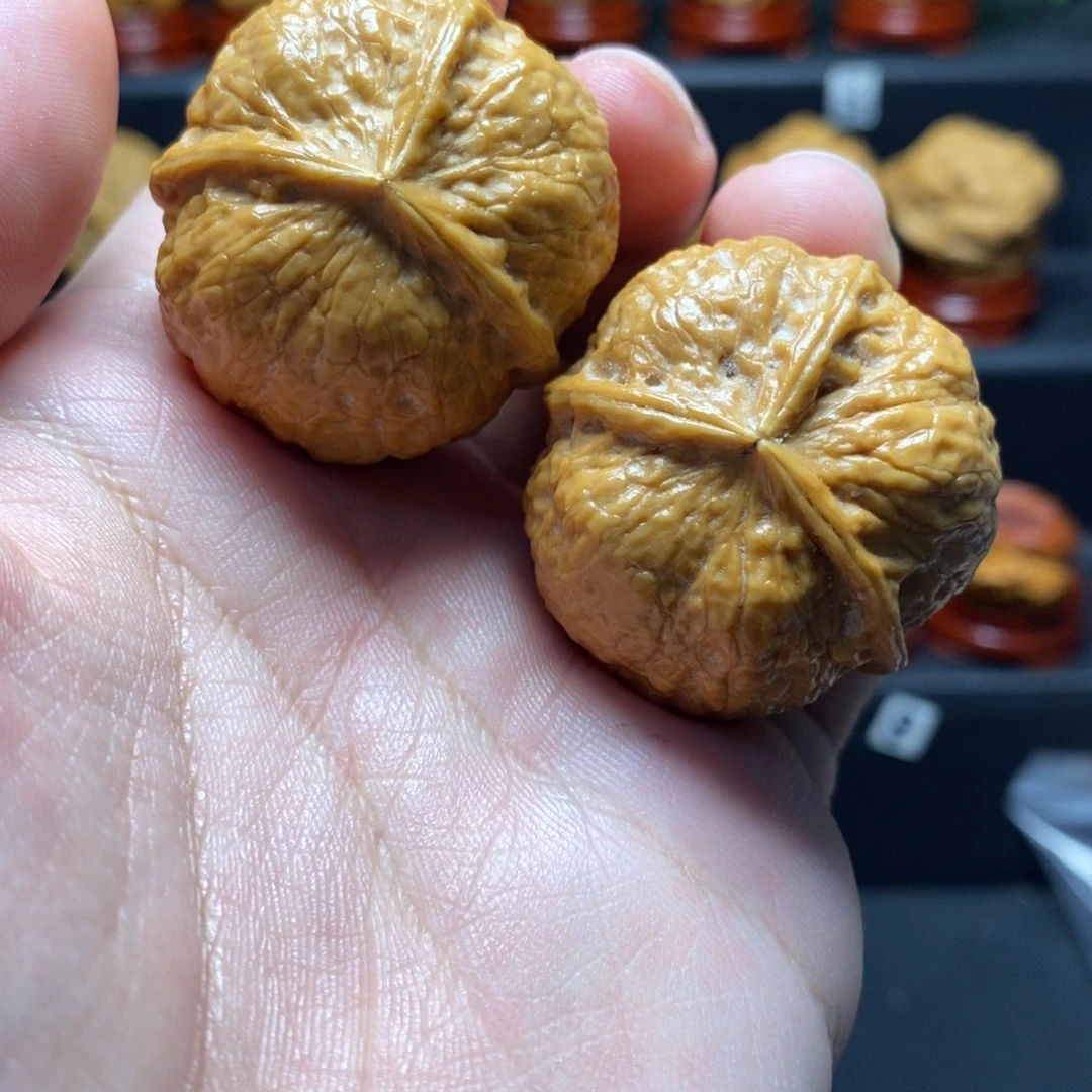 把件文玩核桃三棱