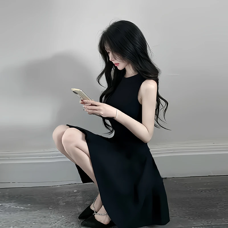 黑色无袖背心连衣裙子女夏季法式礼服裙小个子收腰显瘦小黑裙短裙