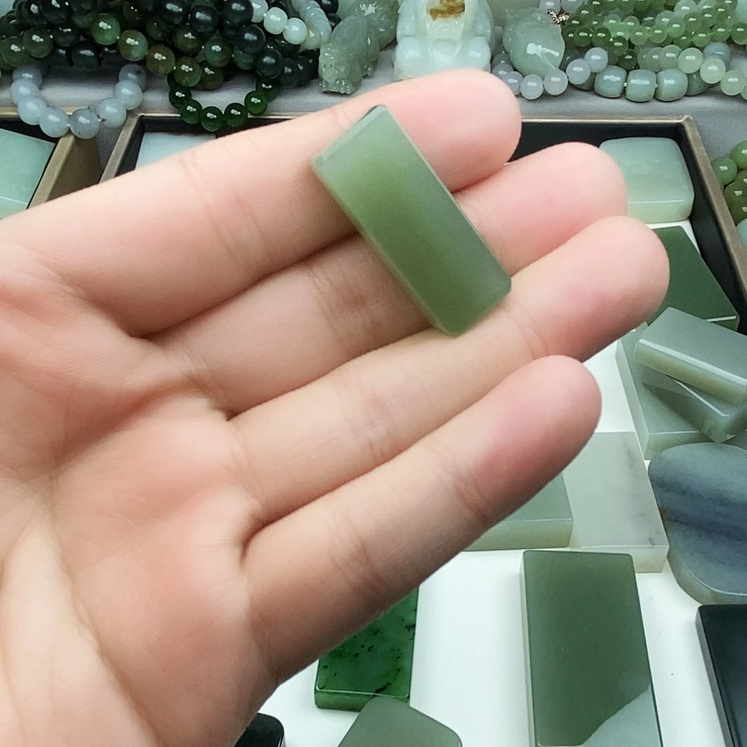 半***归和田玉未镶嵌颈饰