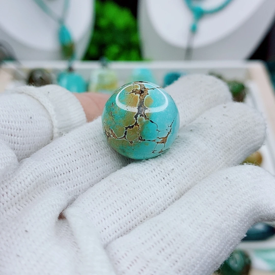 未镶嵌绿松石颈饰
