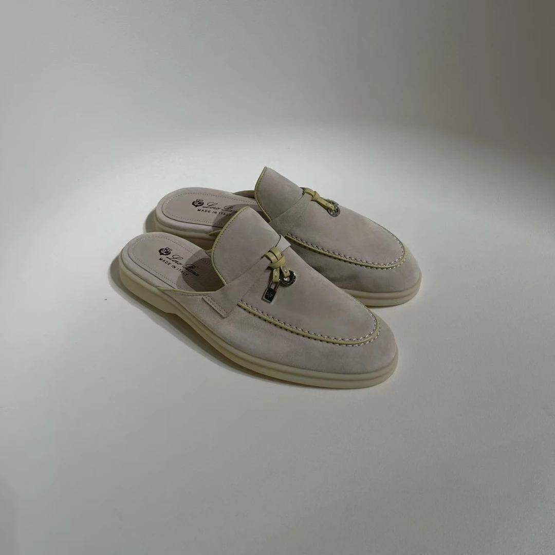 全新未使用  Loro Piana 麂皮反绒面拖鞋（无鞋盒）