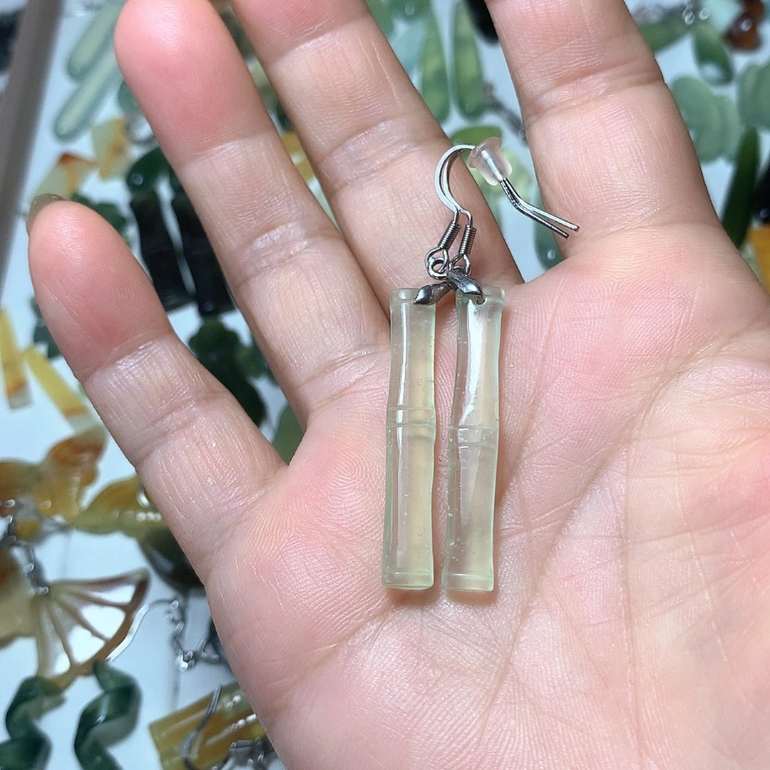 蛇纹石玉未镶嵌耳环