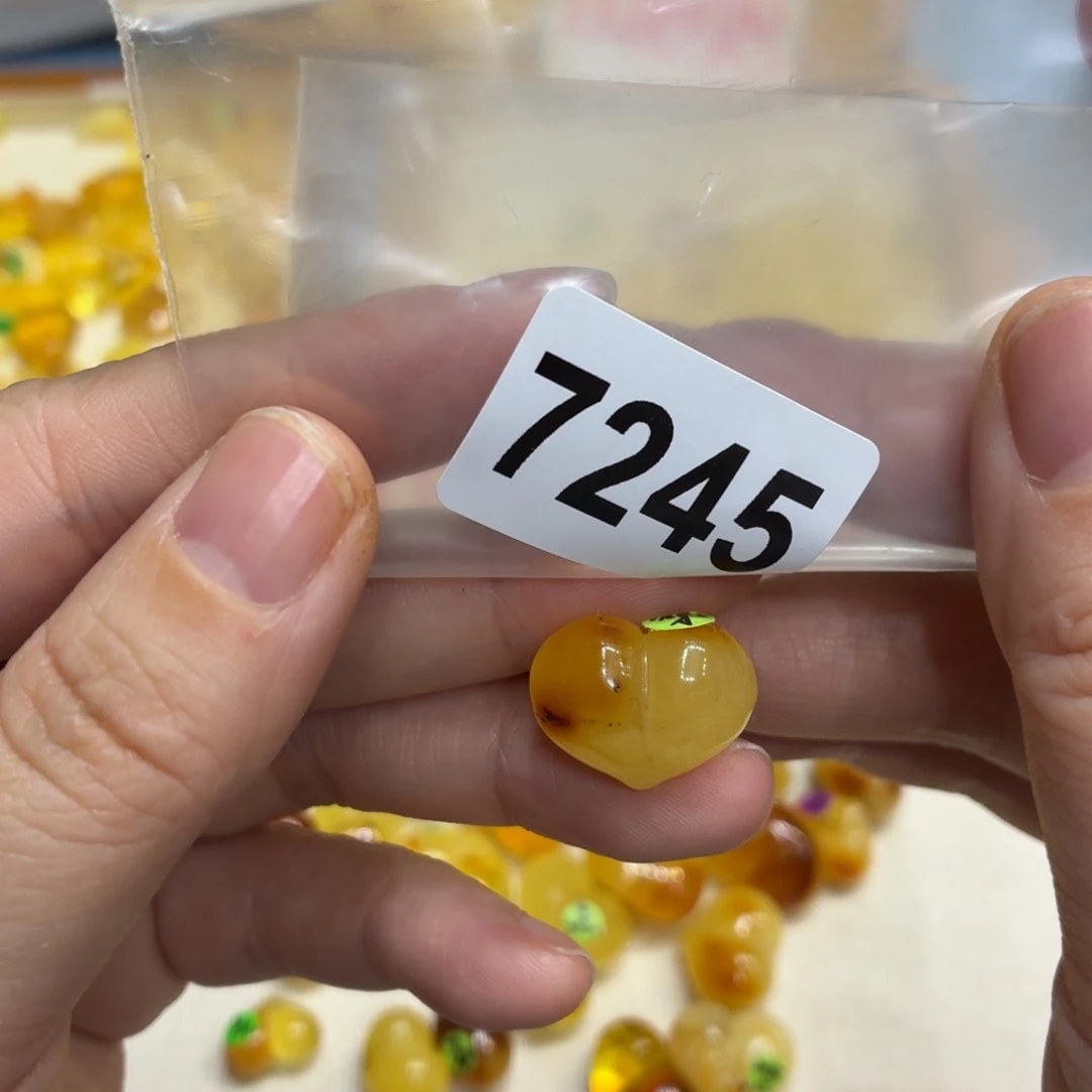 琥珀未镶嵌珠宝奇石