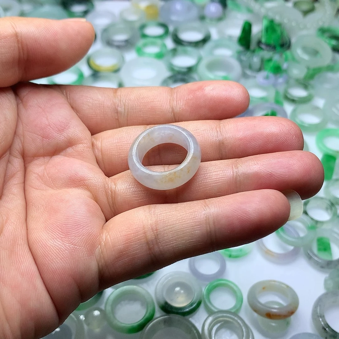 定制翡翠未镶嵌落*?