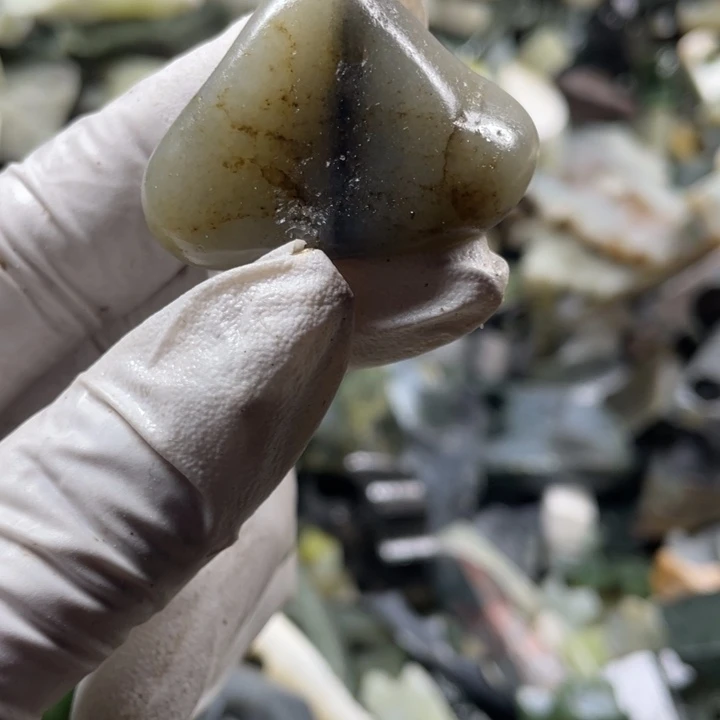 和田玉未镶嵌珠宝半成品