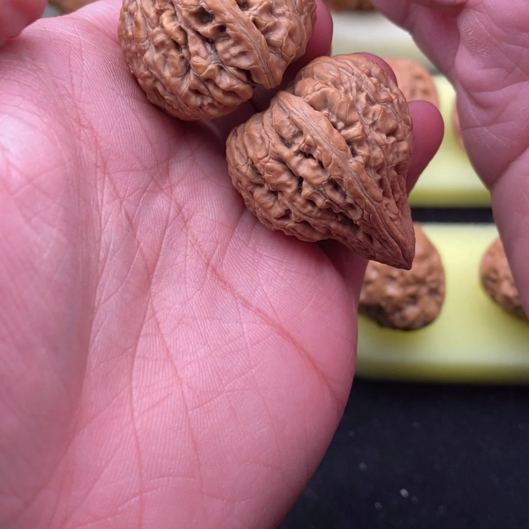 核桃文玩核桃全品福利原树坐佛