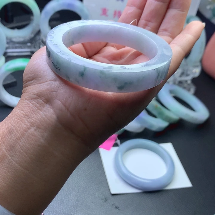 未镶嵌翡翠手镯定制翡翠