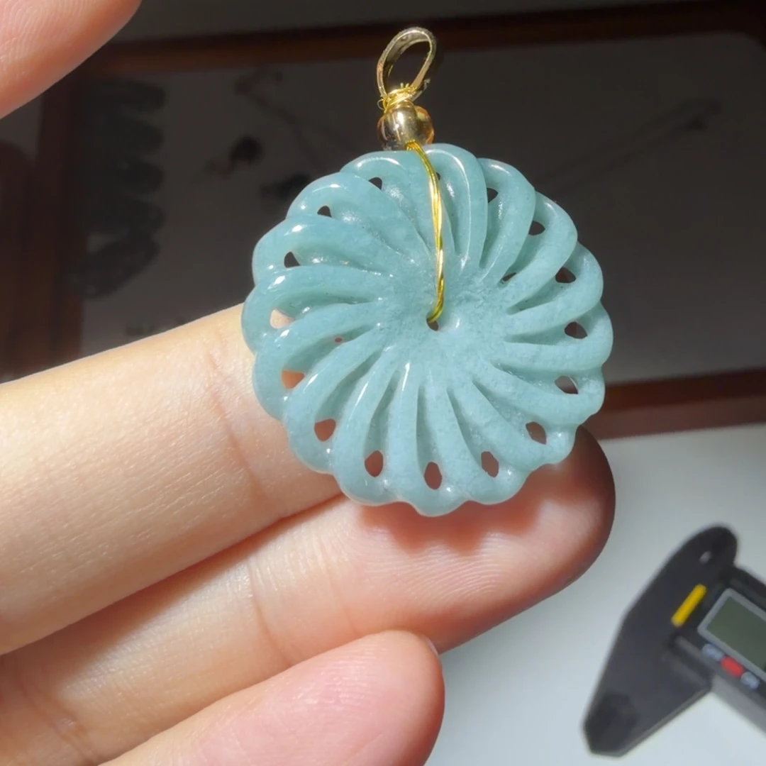 颈饰未镶嵌翡翠好