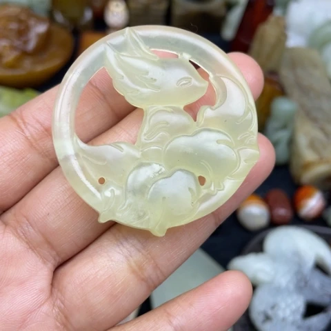 蛇纹石玉未镶嵌颈饰20