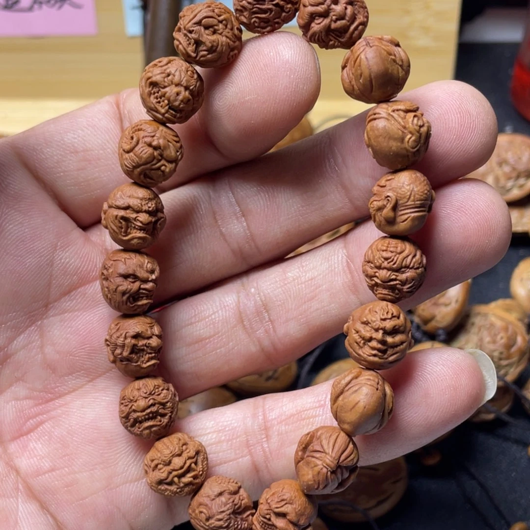 龙纹桃核恶僧全家福