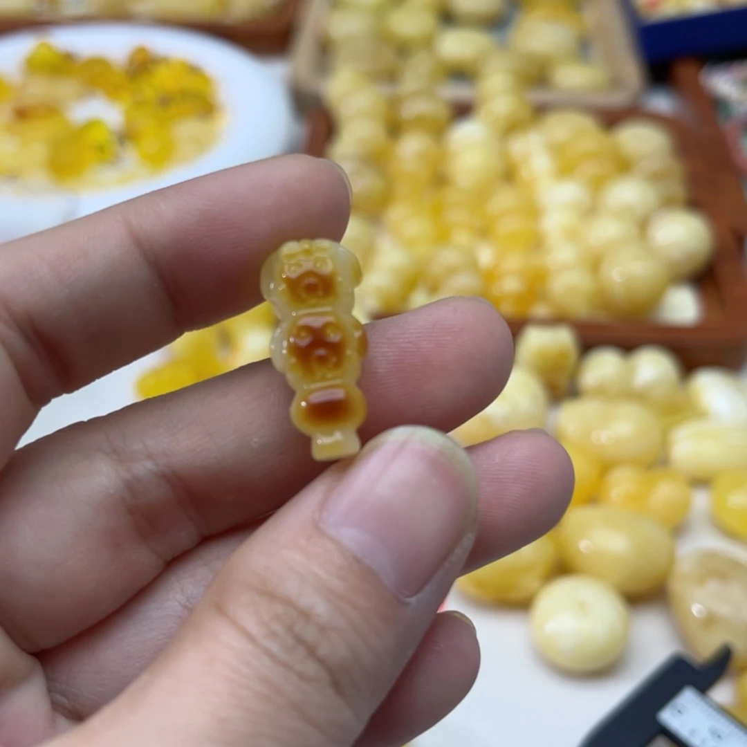 【闪购商品】未镶嵌蜜蜡裸石孔太宽