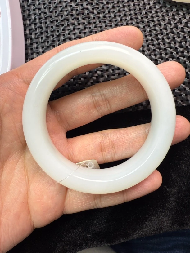 精品和田玉白玉手镯