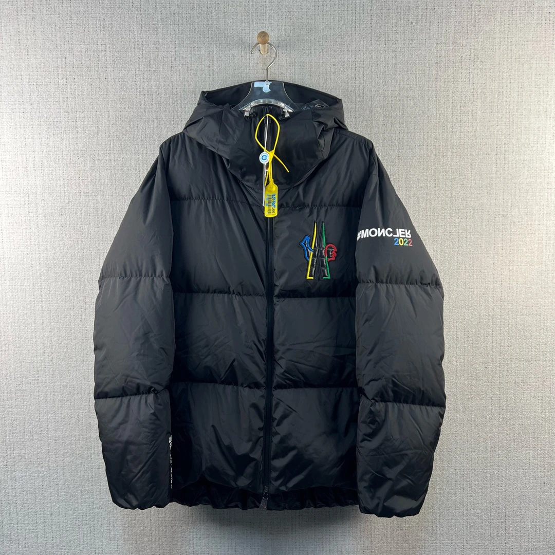 未使用 MONCLER 胶囊系列 Mazod 纯色连帽羽绒服/尺码5/8963