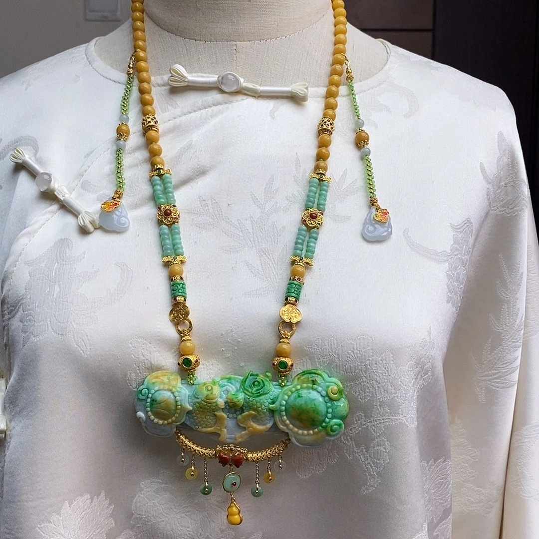 翡翠颈饰未镶嵌天然