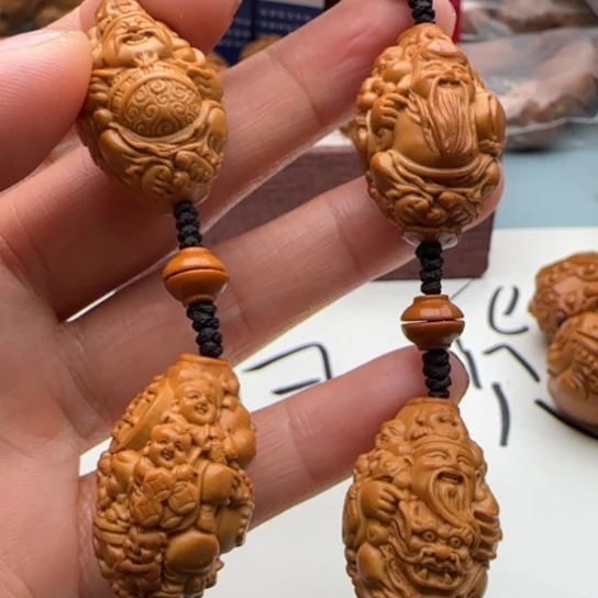 橄榄核手串雕刻工艺