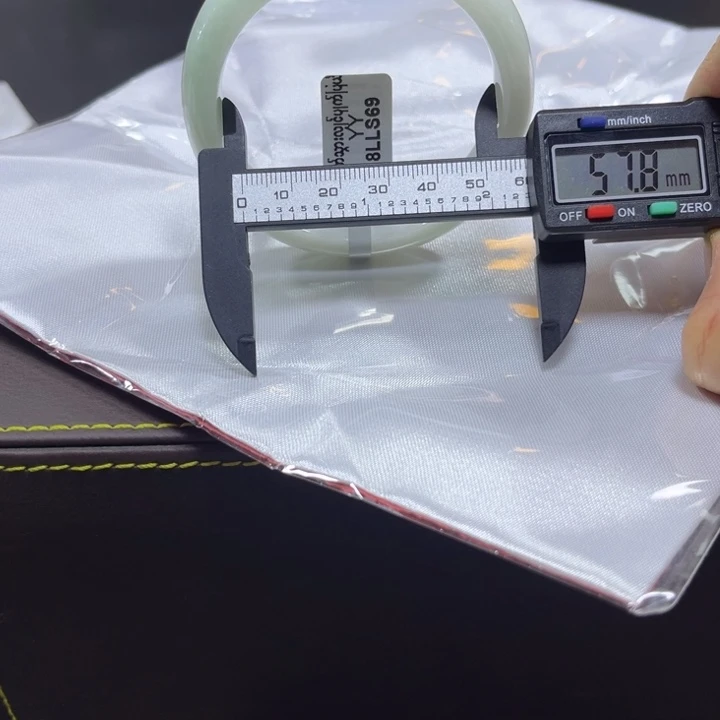 翡翠手镯未镶嵌天然A货翡翠缅料手镯多样性发货团购发一件