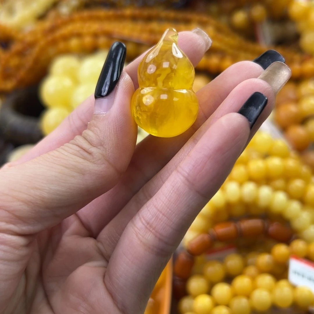 琥珀珠宝奇石未镶嵌