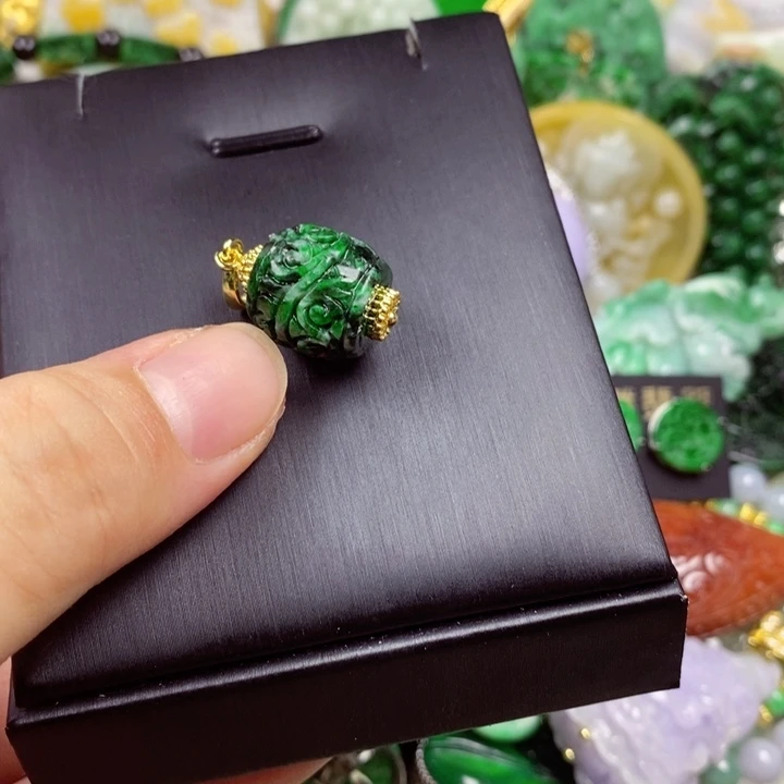 吊坠(赠链)未镶嵌翡翠